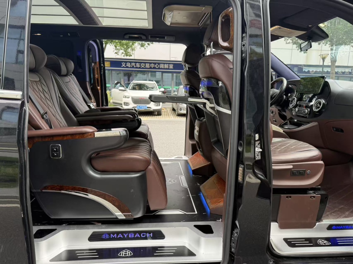 Mercedes-Benz 2019 car image #7