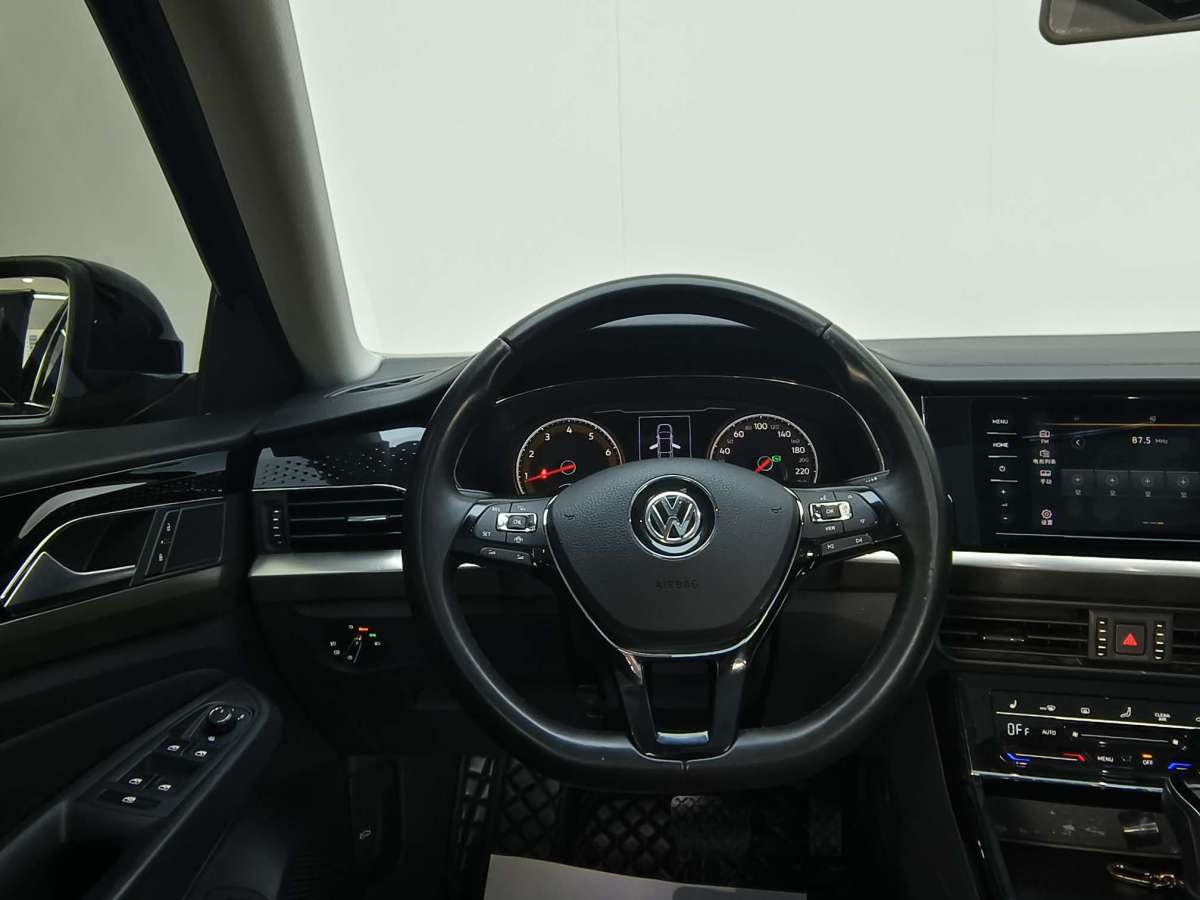 Volkswagen Passat 2020 car image #7