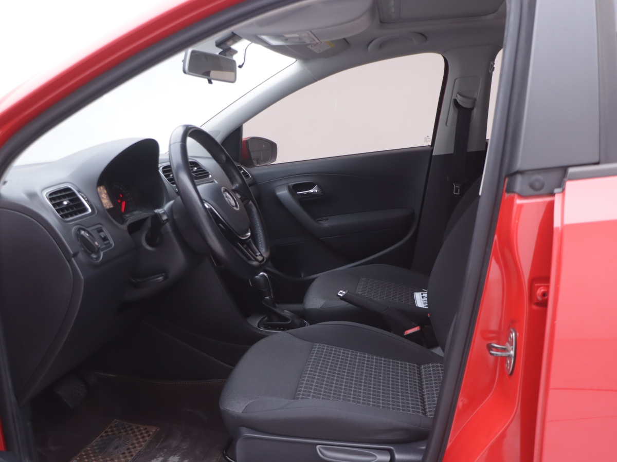 Volkswagen Polo 2018 car image #7