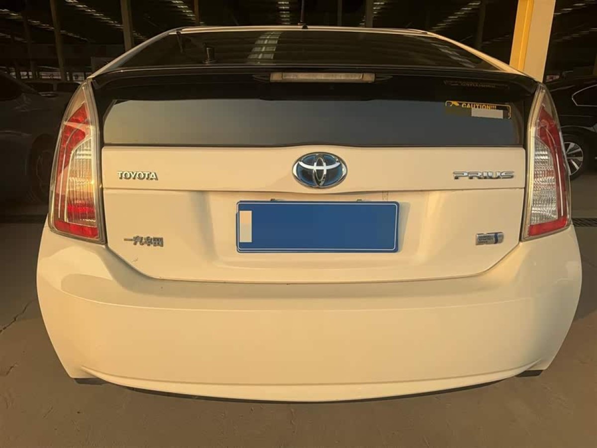 Toyota Prius 2015 car image #7