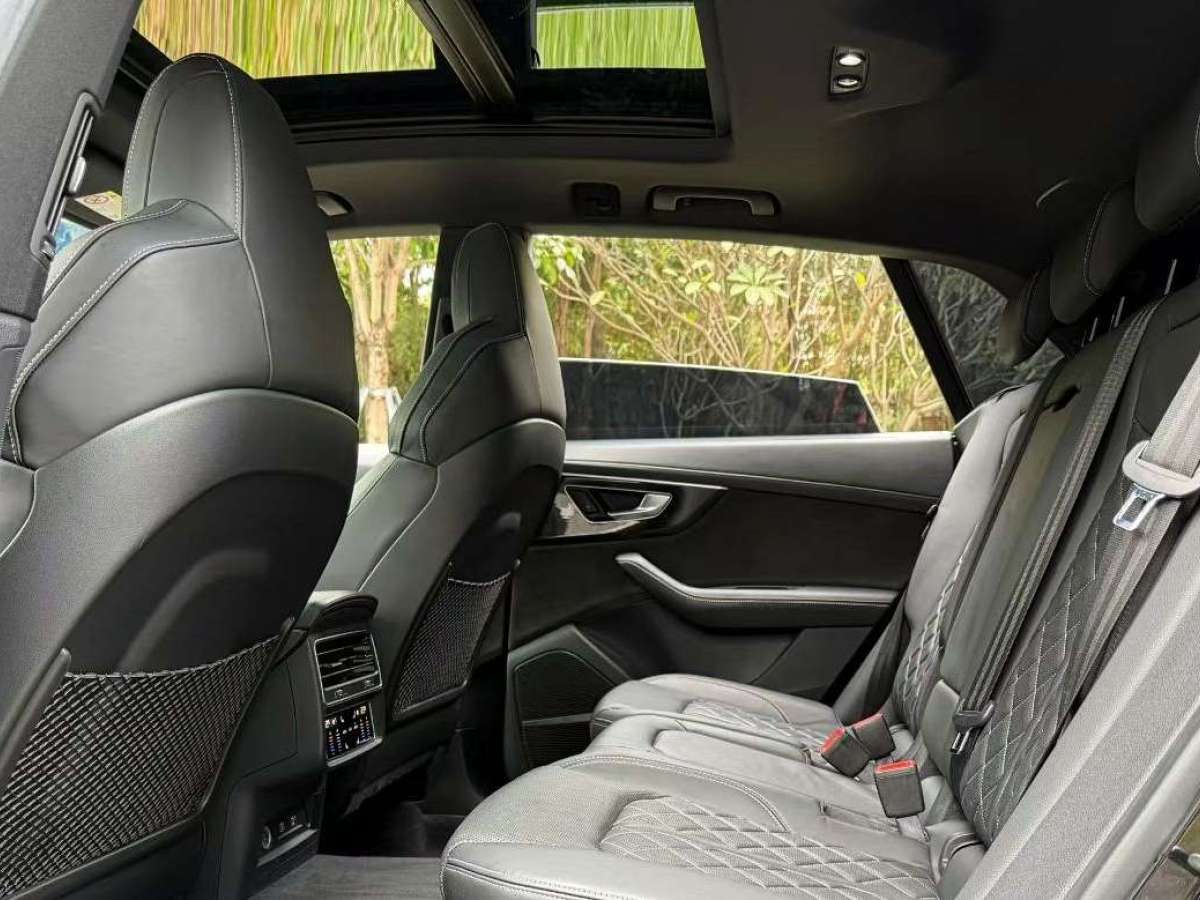 Audi Q8 2021 car image #7