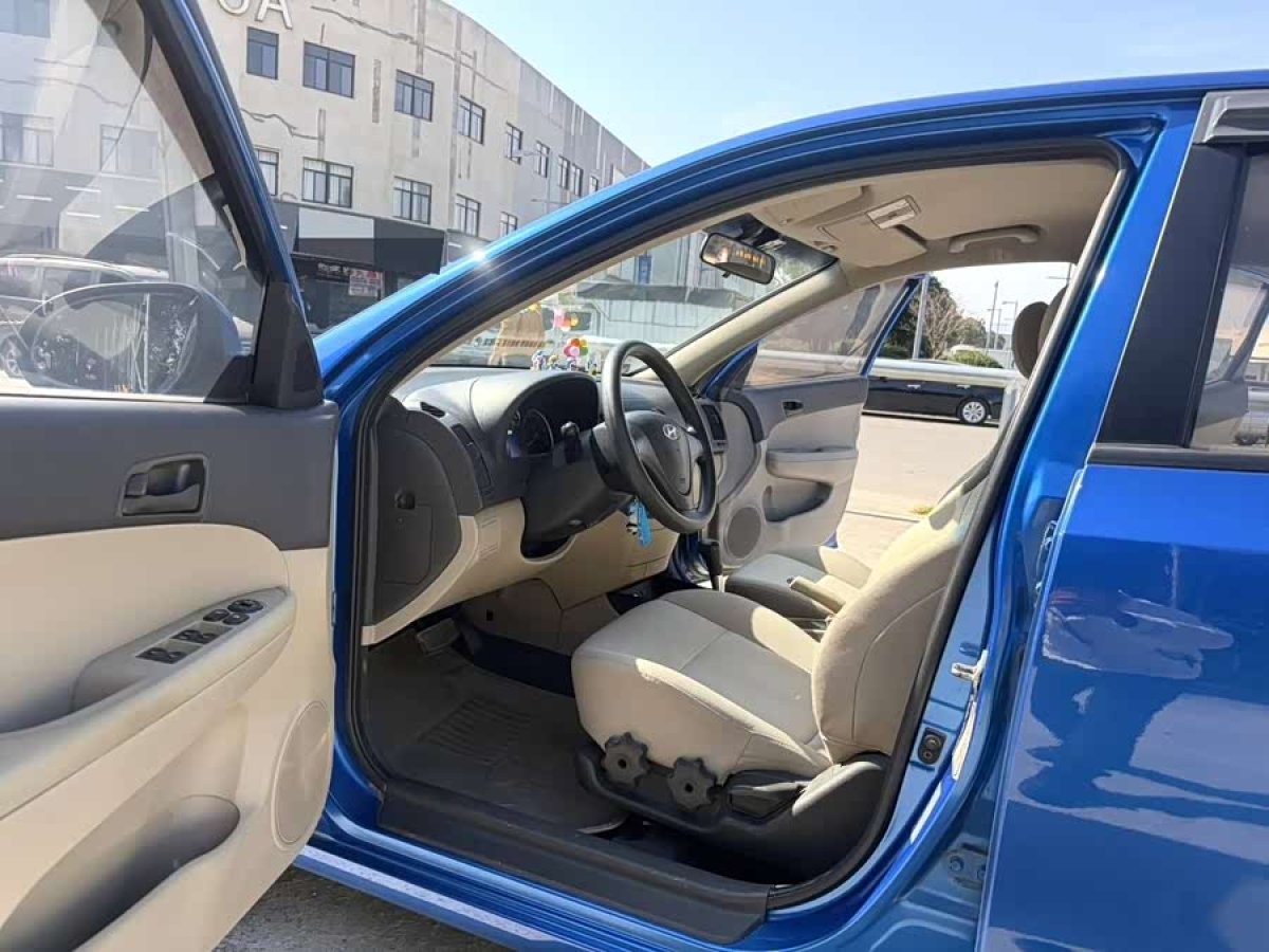 Hyundai i30 2011 car image #7