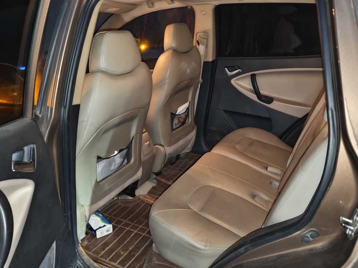 GEELY GX7 2012 car image #7