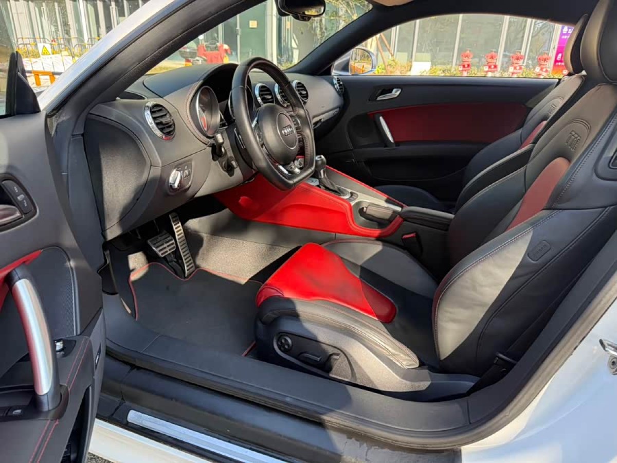 Audi TTS 2014 car image #7