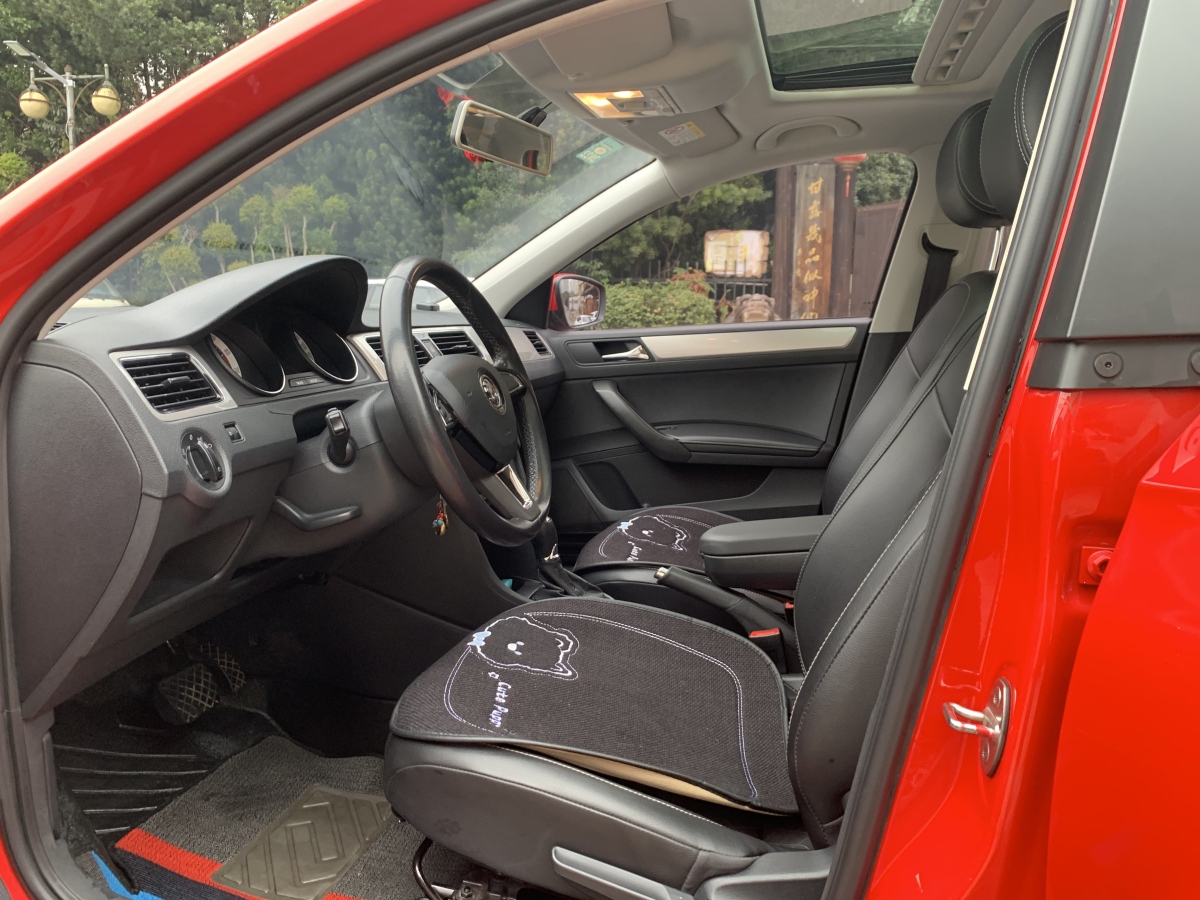 Skoda Rapid Spaceback 2018 car image #7