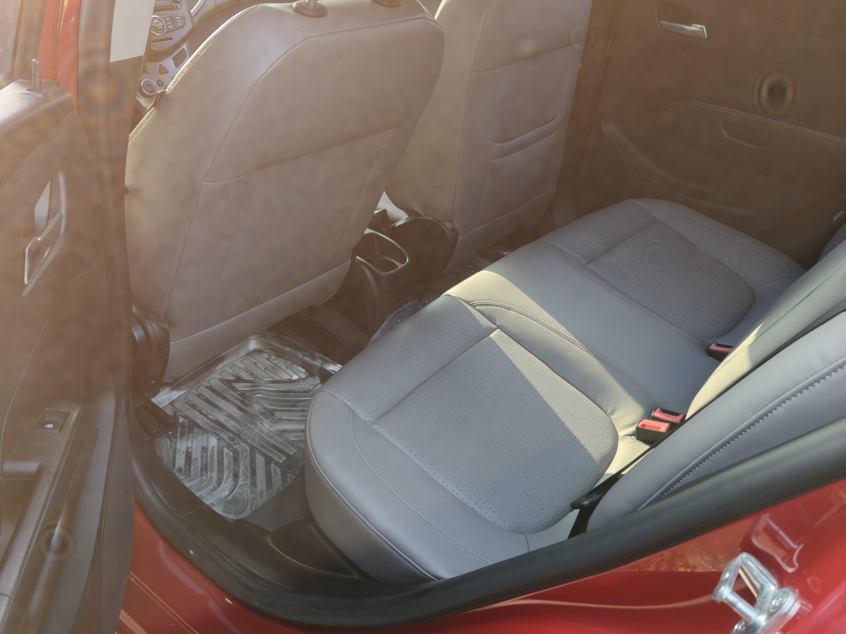 雪佛兰 爱唯欧 2012 汽车图片 #7