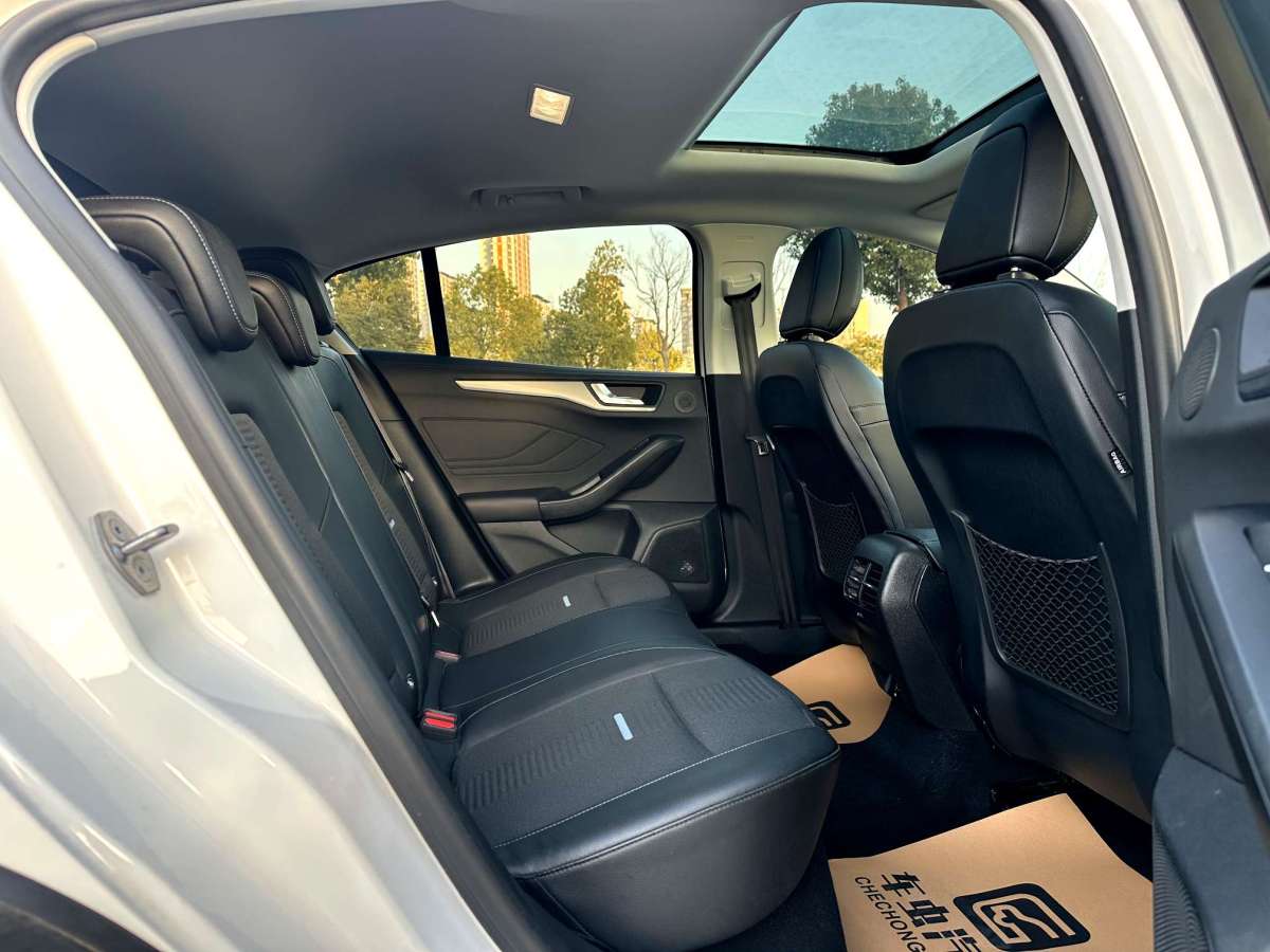 Ford Focus Active 2021 car image #7