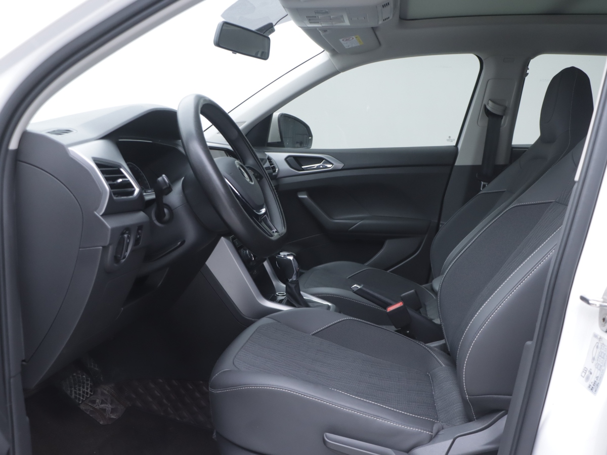 Volkswagen T-Cross 2021 immagine di auto #7