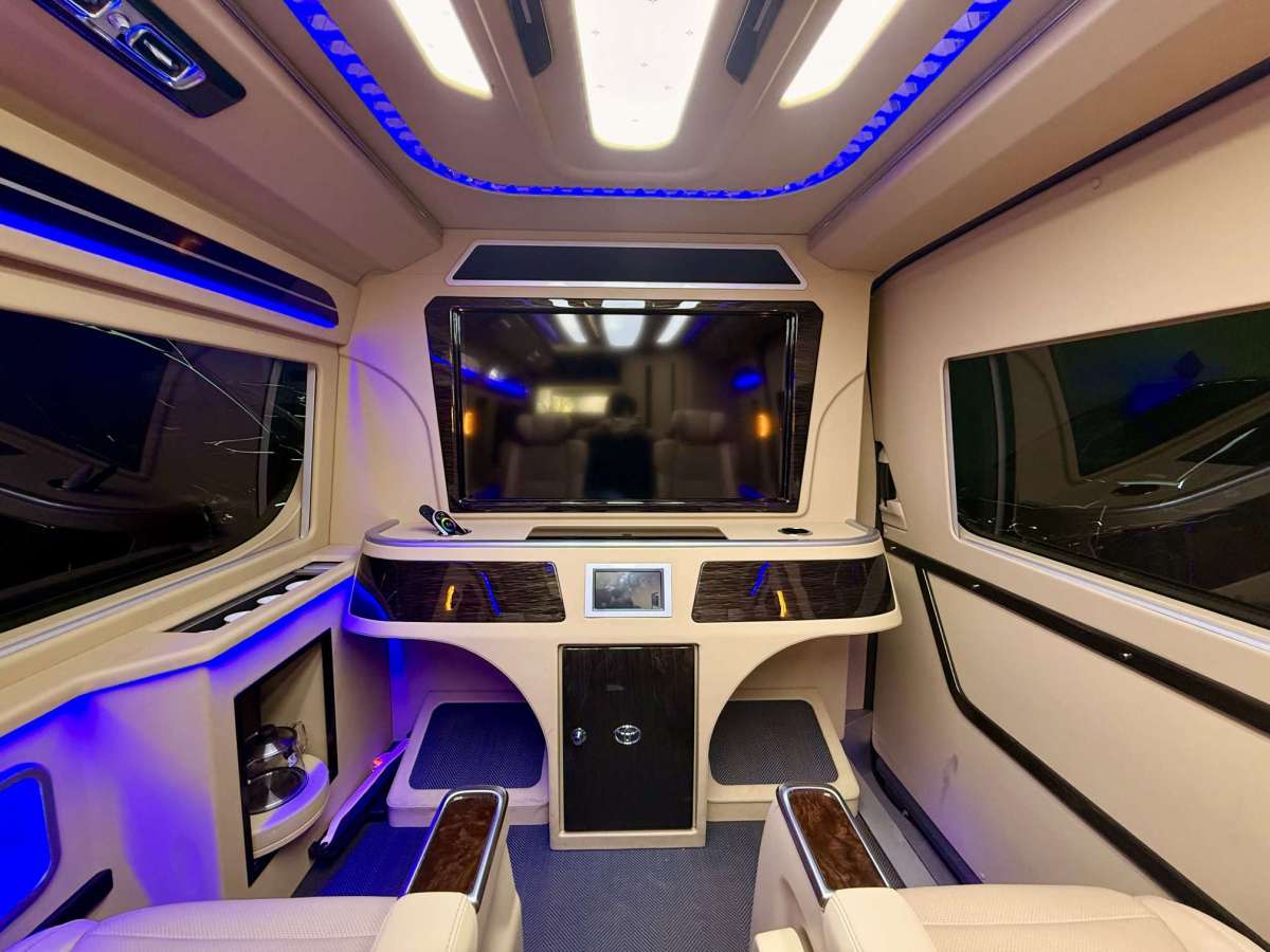 Toyota Hiace 2024 immagine di auto #7