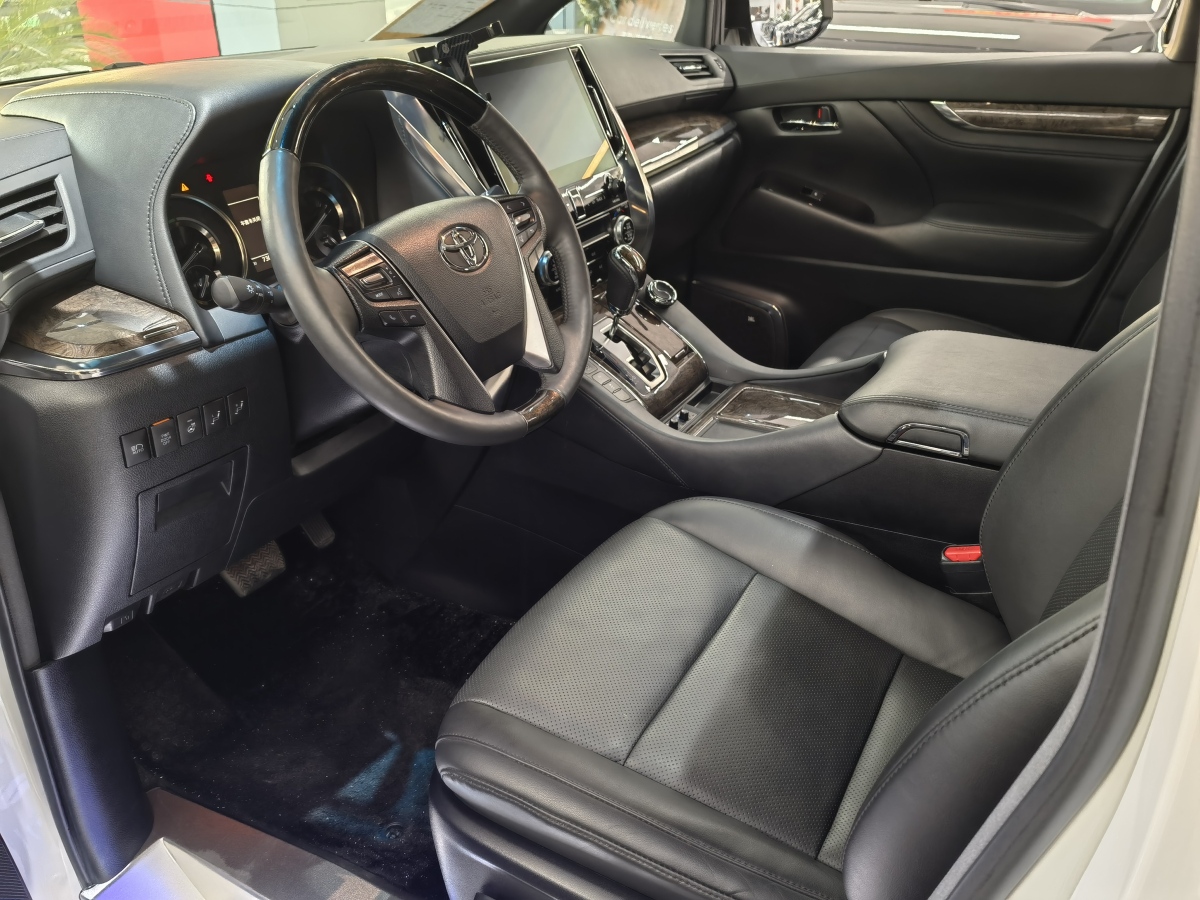 Toyota Alphard 2021 car image #7
