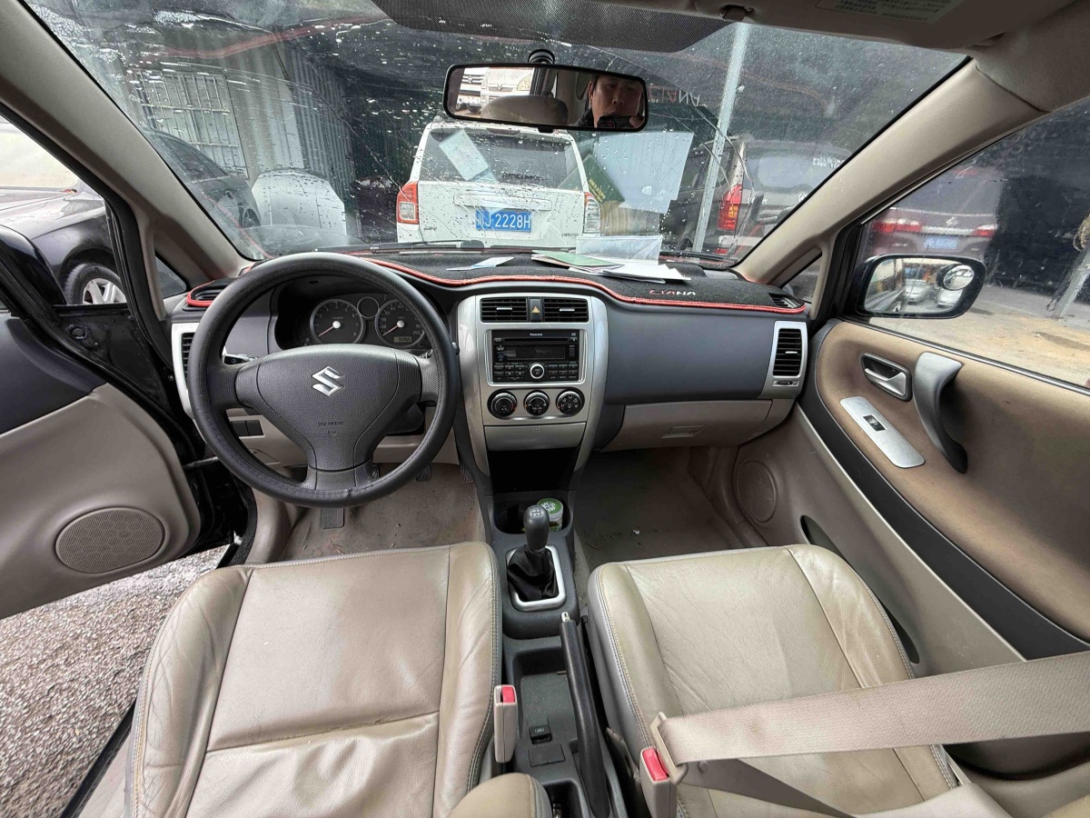 Suzuki Liana 2011 image de voiture #7