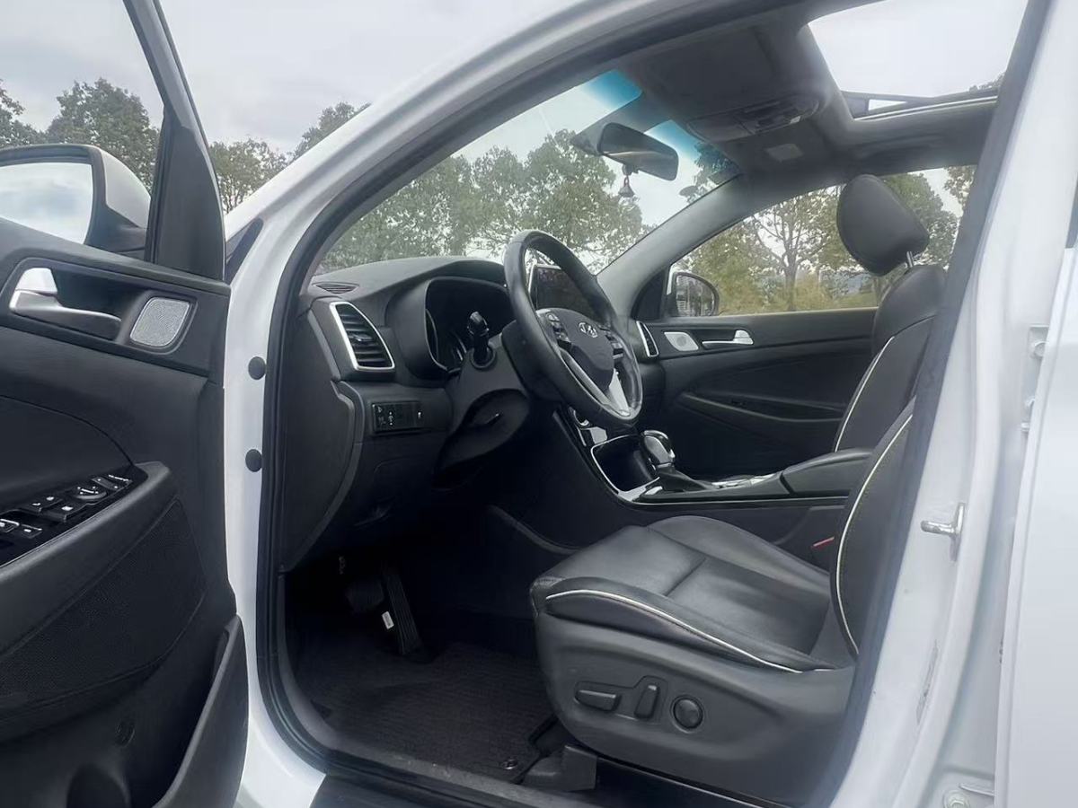 Hyundai Tucson 2020 car image #7