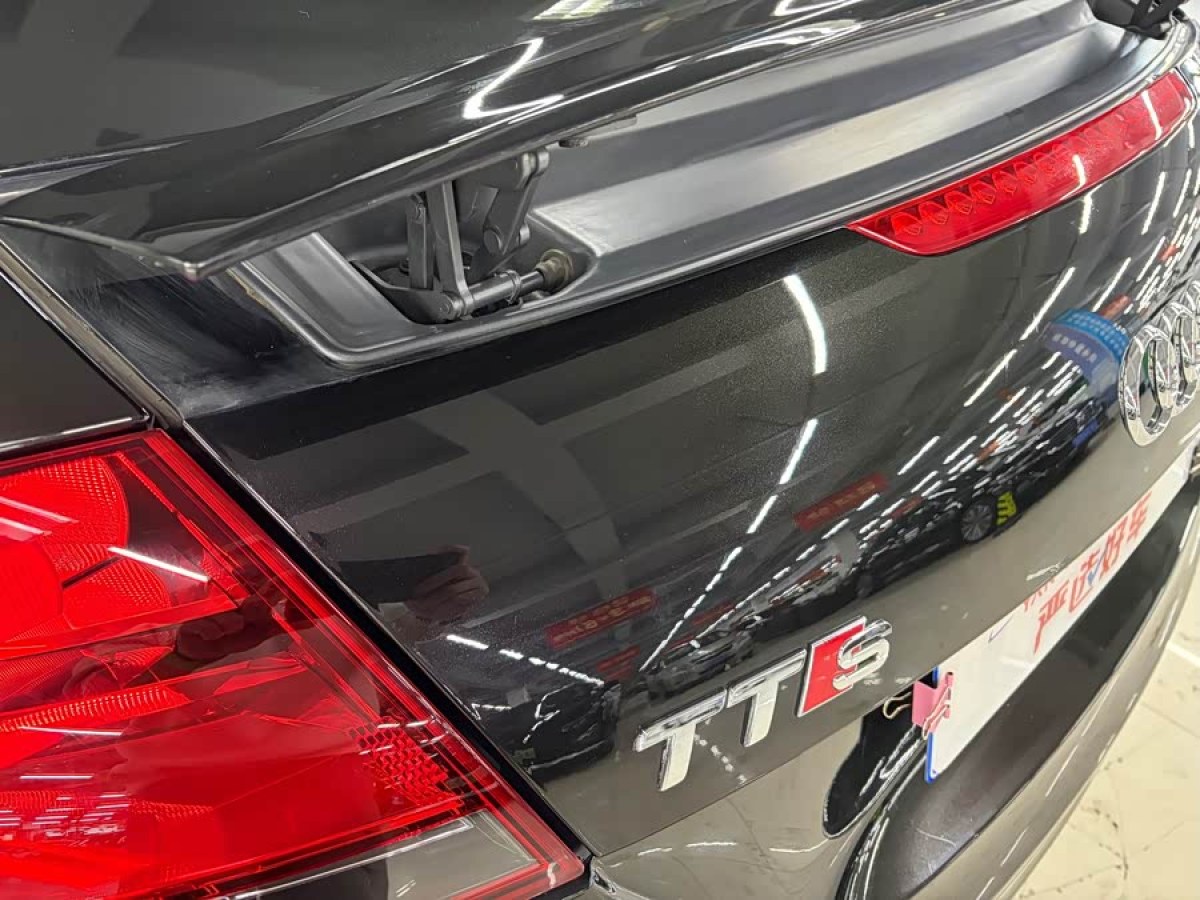 Audi TTS 2011 car image #7