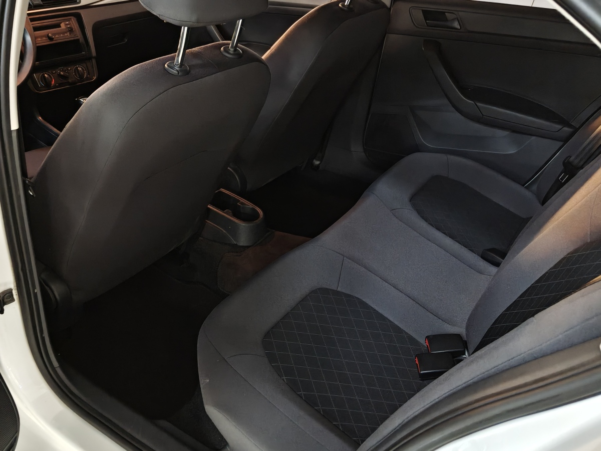 Skoda Rapid 2021 car image #7