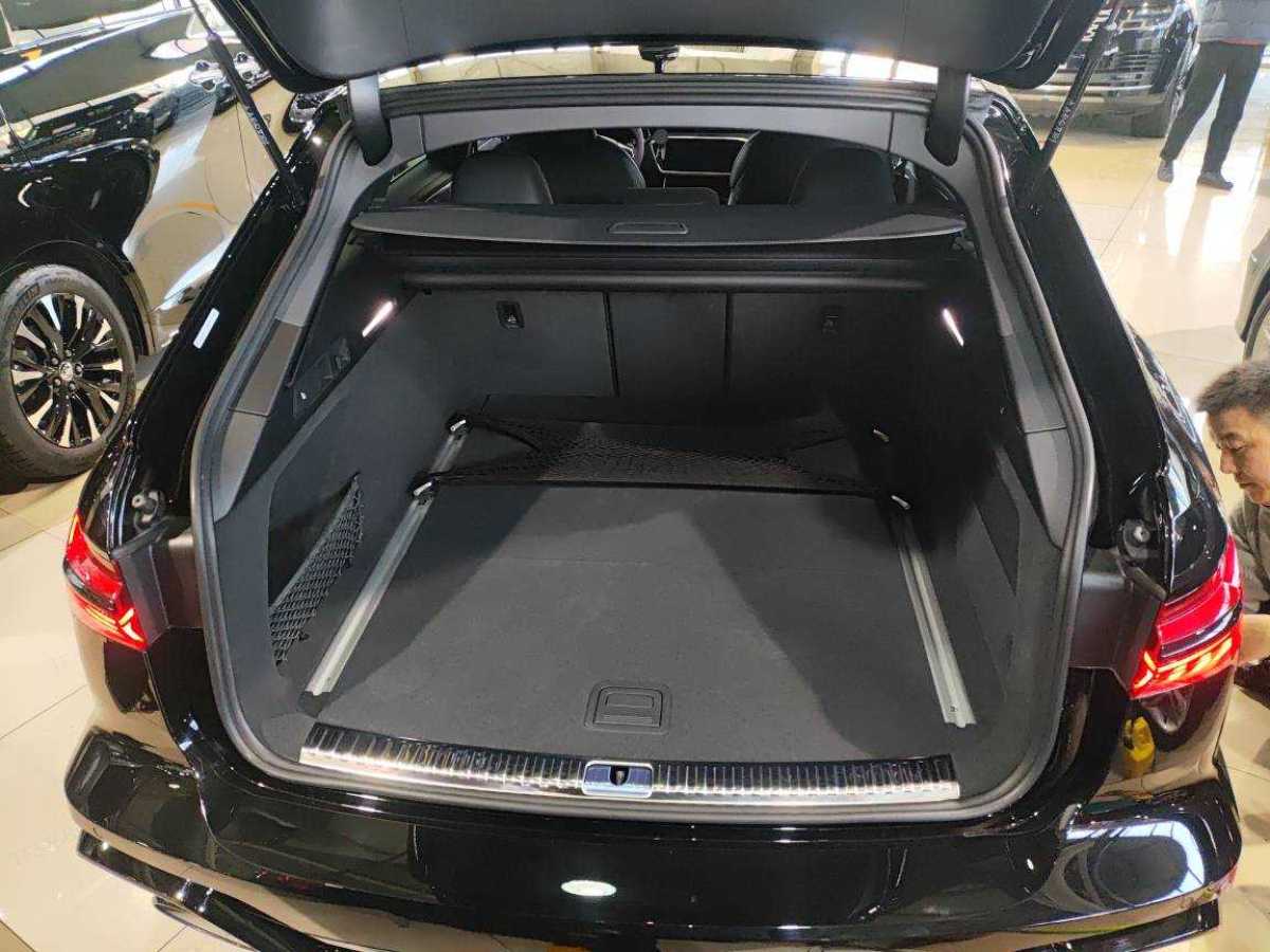 Audi RS 6 2023 car image #7