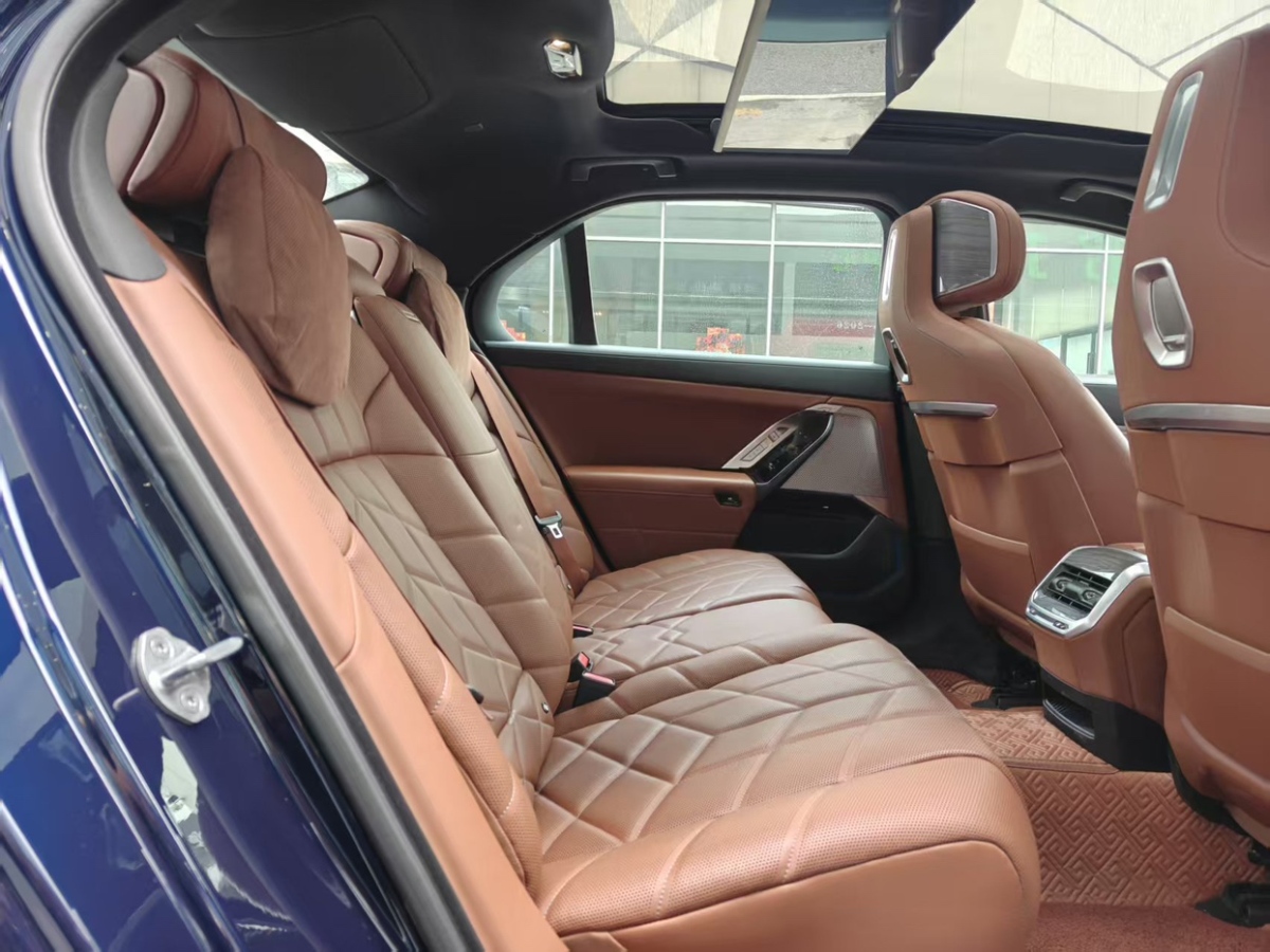 BMW i7 2024 #7 BMW i7 2024 car image #7