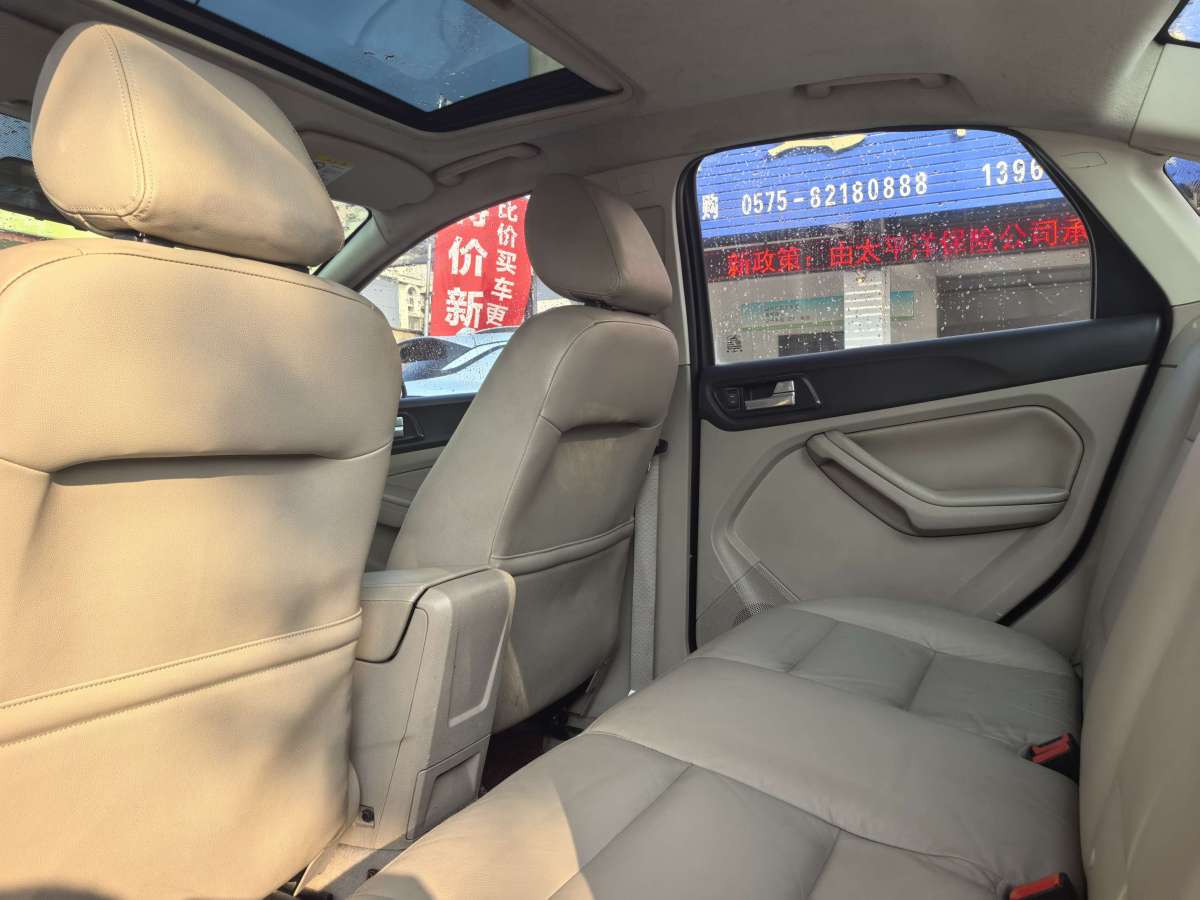 Ford Focus 2013 car image #7