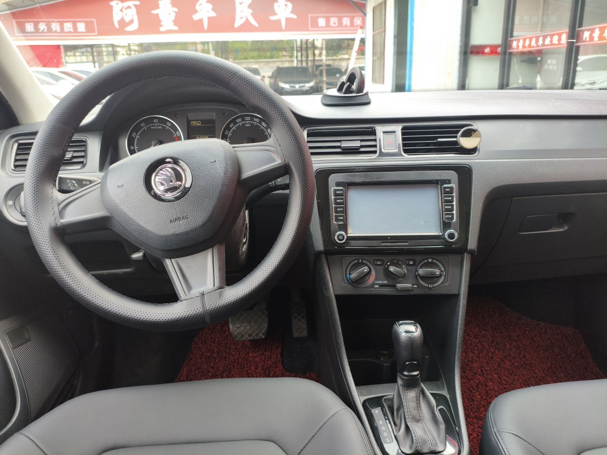 Skoda Rapid Spaceback 2016 изображение автомобиля #7