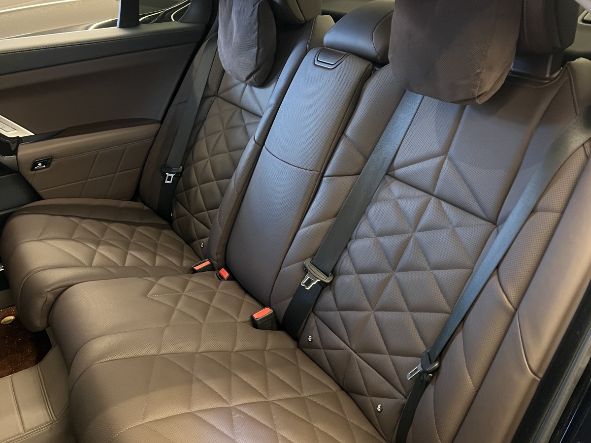 BMW i7 2023 imagen de coche #7