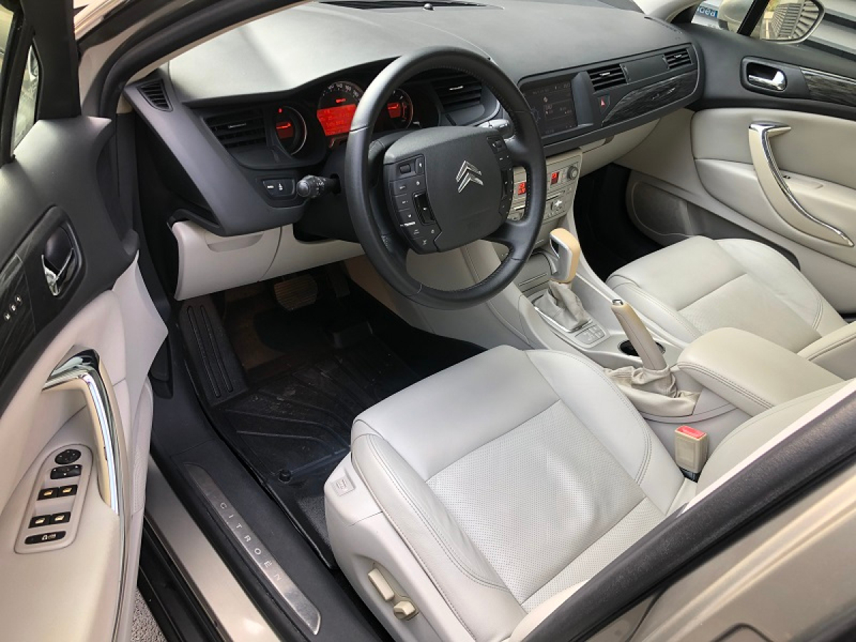 Citroen C5 2010 car image #7