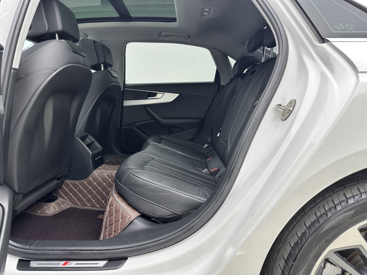 Audi A4L 2022 immagine di auto #7