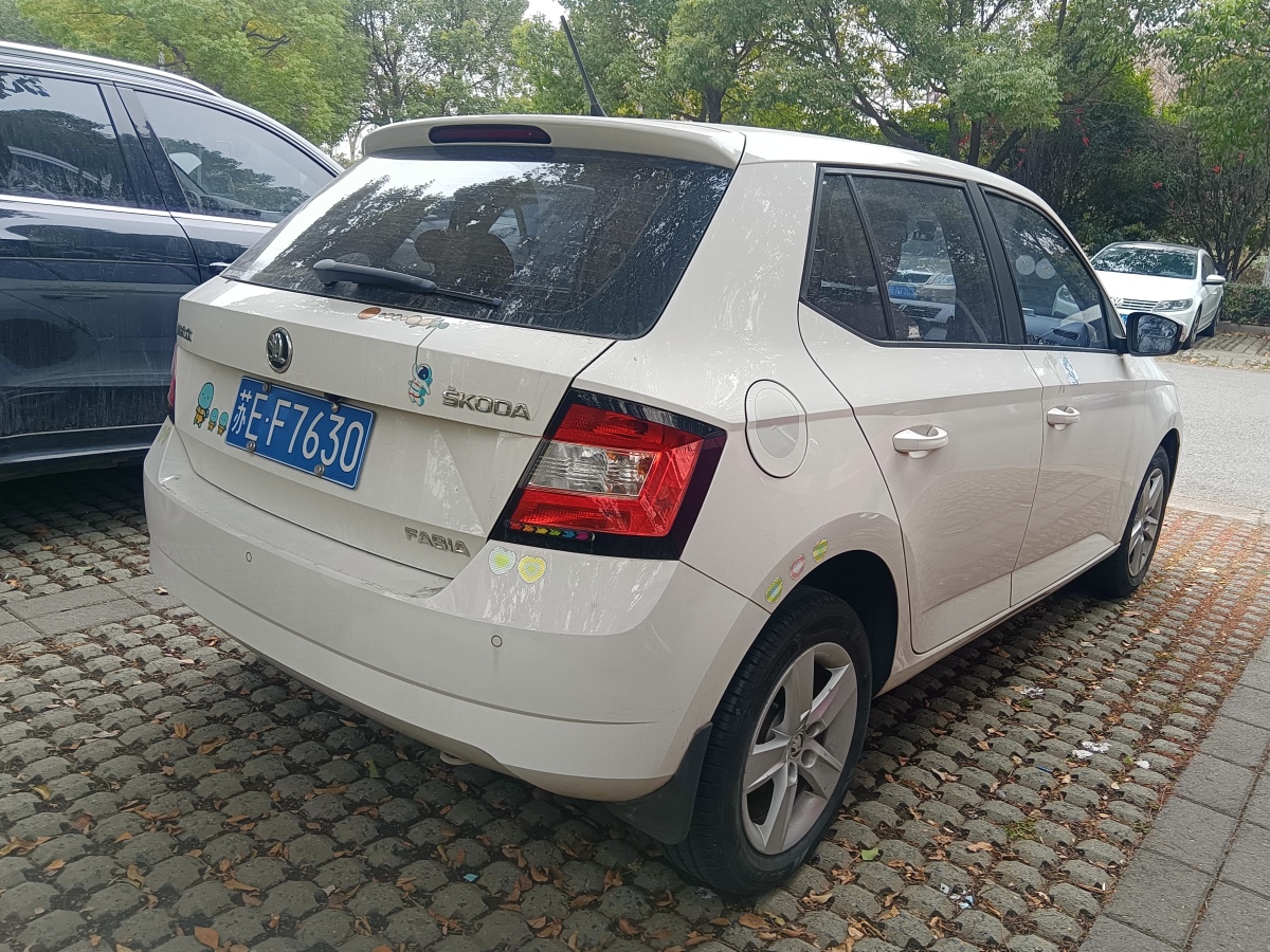 Skoda Fabia 2016 #7 Skoda Fabia 2016 car image #7