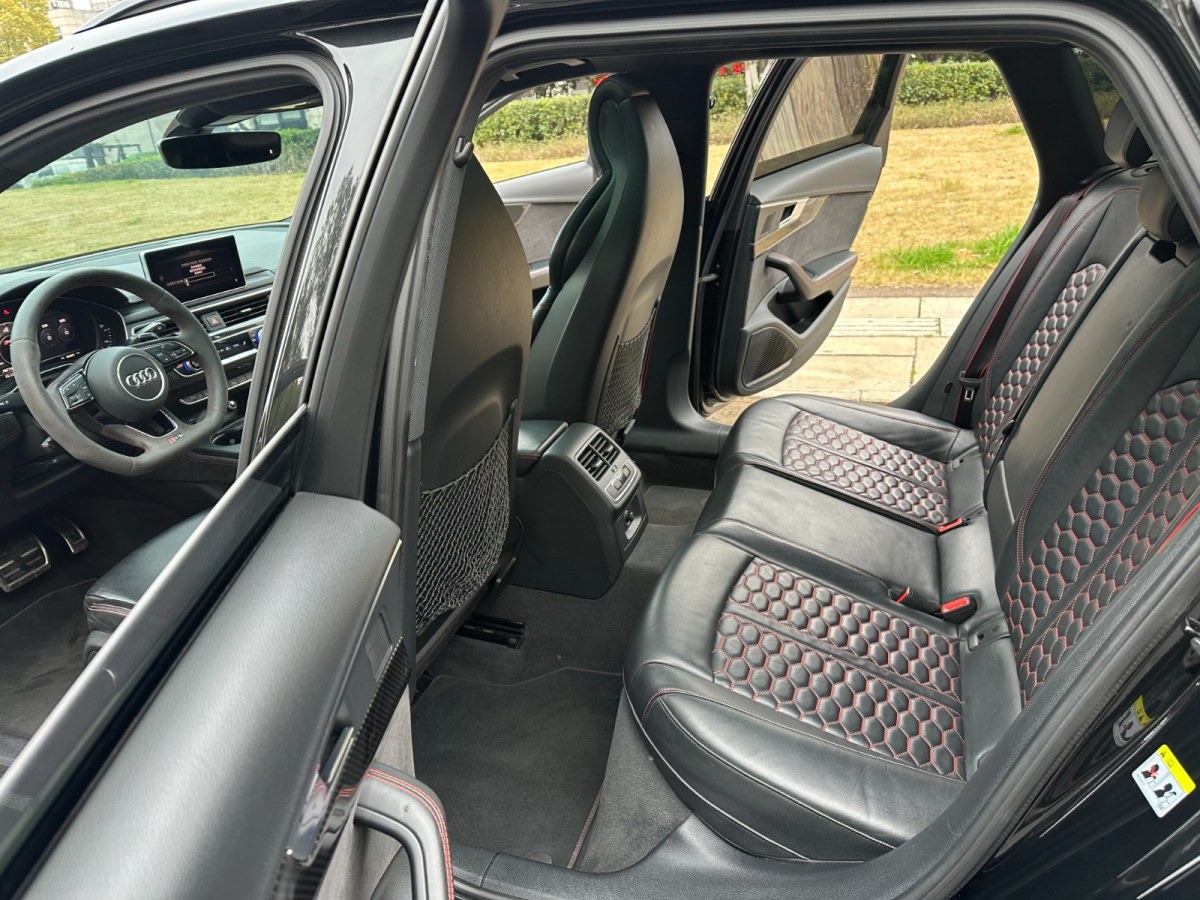 Audi RS 4 2019 car image #7