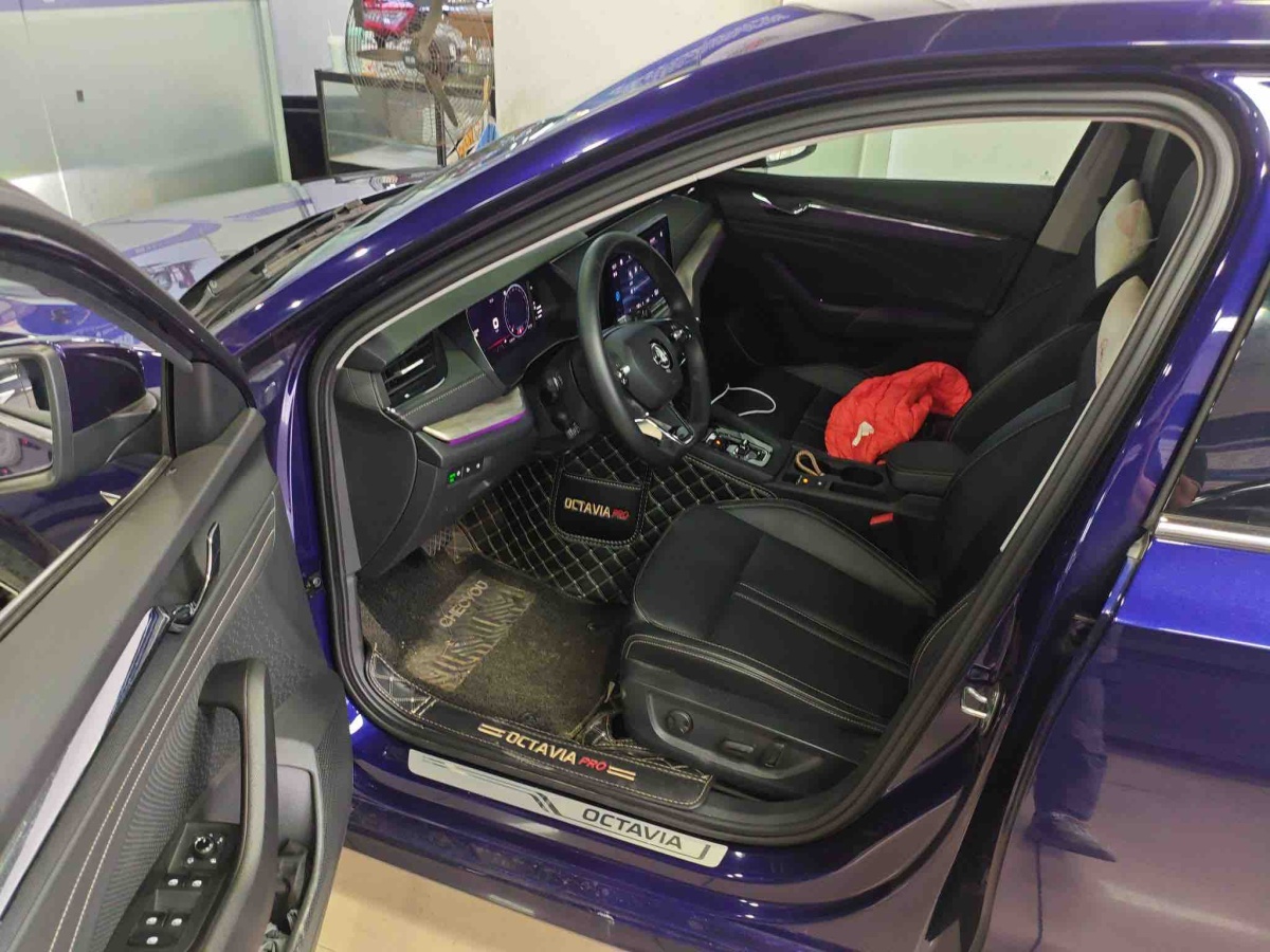 Skoda Octavia 2021 car image #7