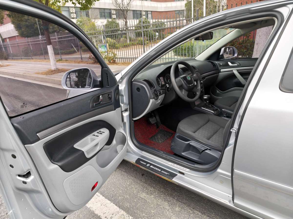 Skoda Octavia 2013 immagine di auto #7