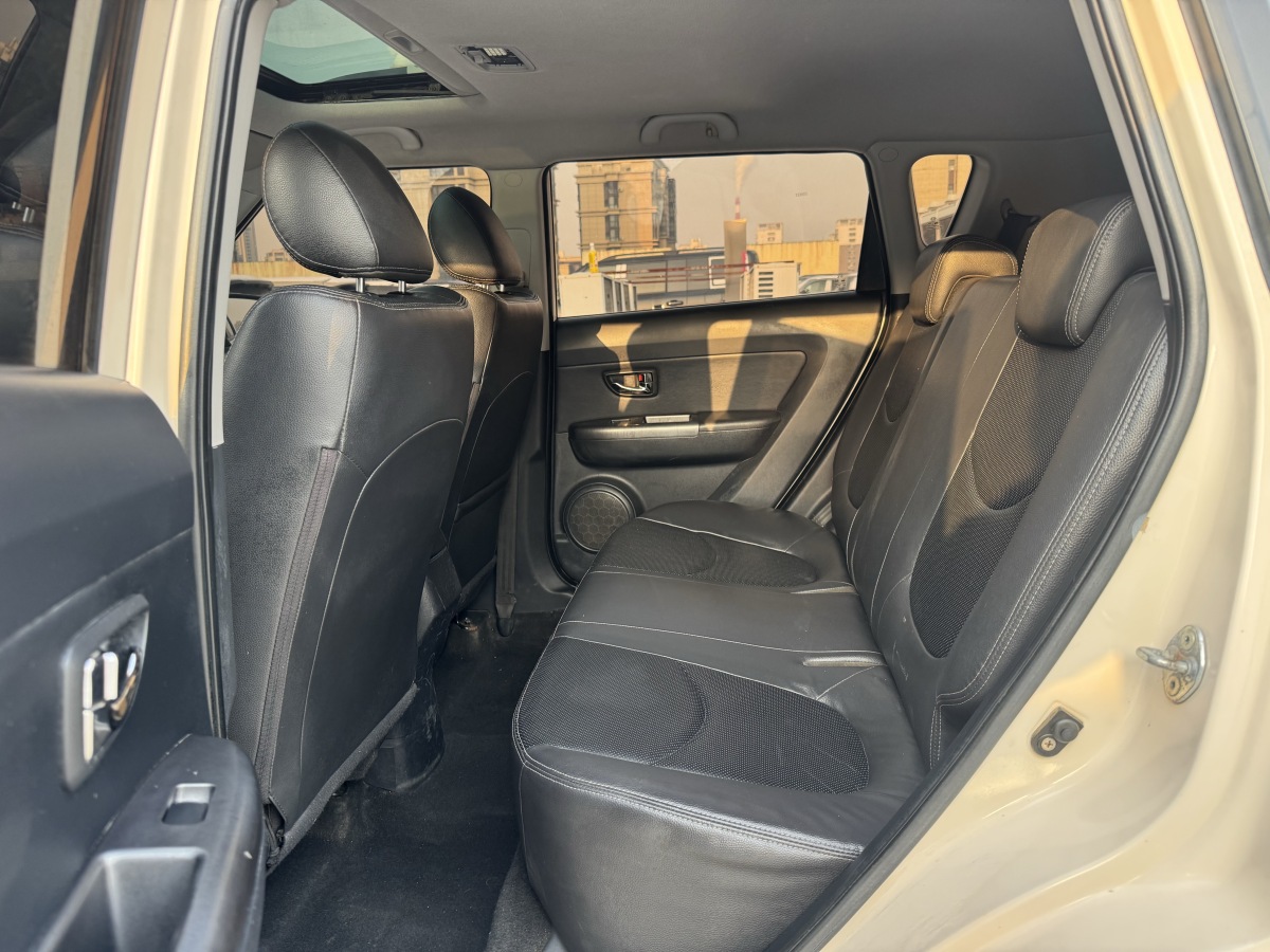 起亚 秀尔 2010 汽车图片 #7