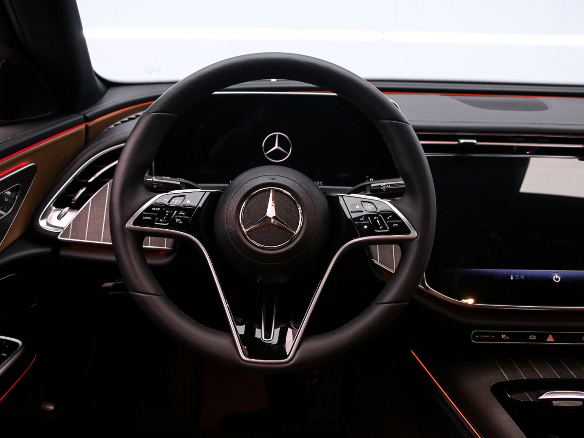 Mercedes-Benz E Class 2024 car image #7