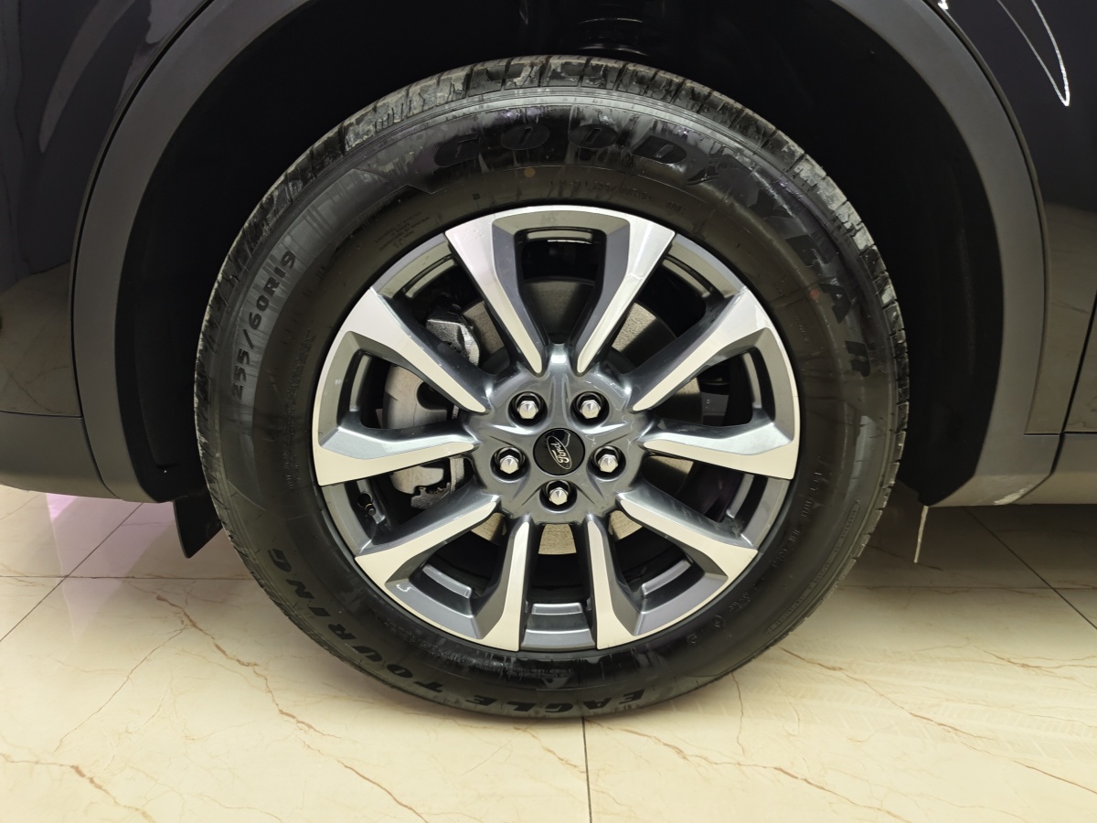 Ford Edge 2025 immagine di auto #7