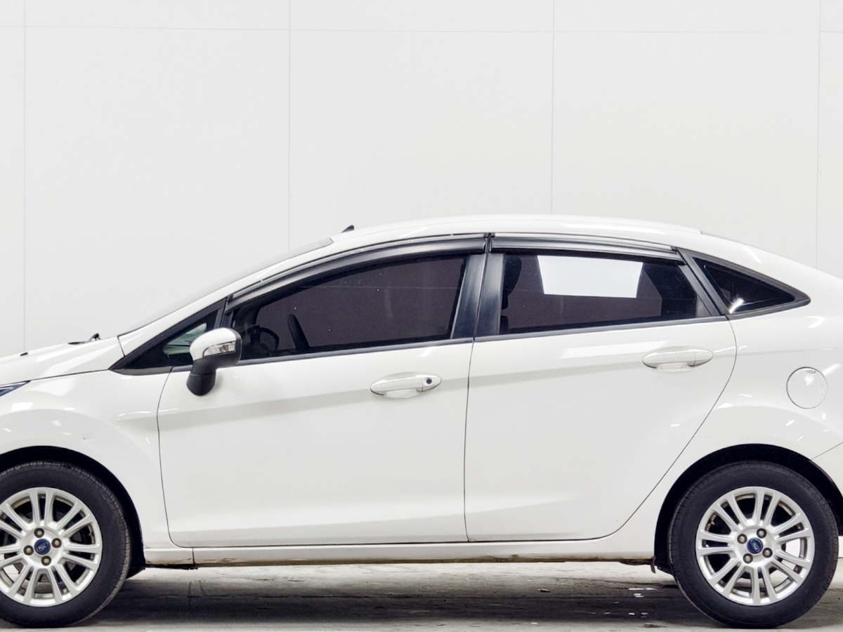 Ford Fiesta 2013 car image #7