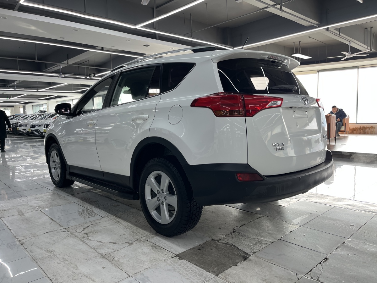 Toyota RAV4 2014 car image #7