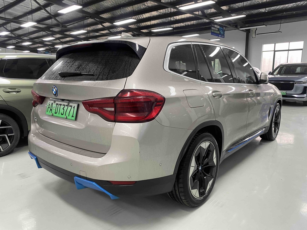 BMW iX3 2021 immagine di auto #7