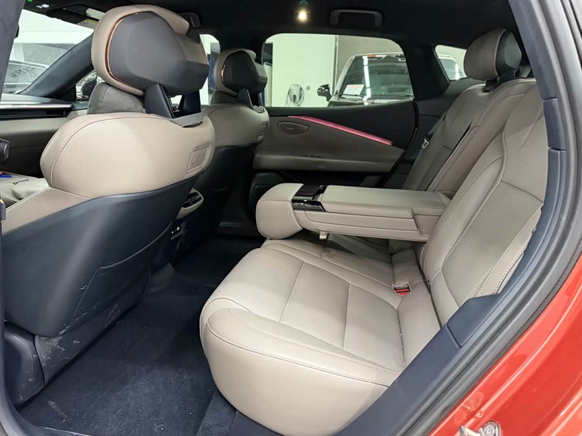 Lynk & Co Z10 2025 car image #7