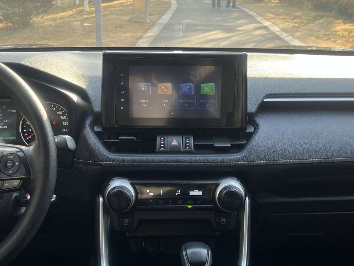 Toyota RAV4 2022 car image #7