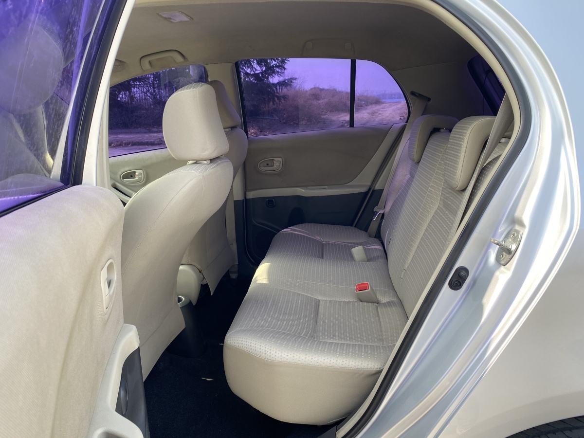 Toyota Yaris 2011 imagem de carro #7