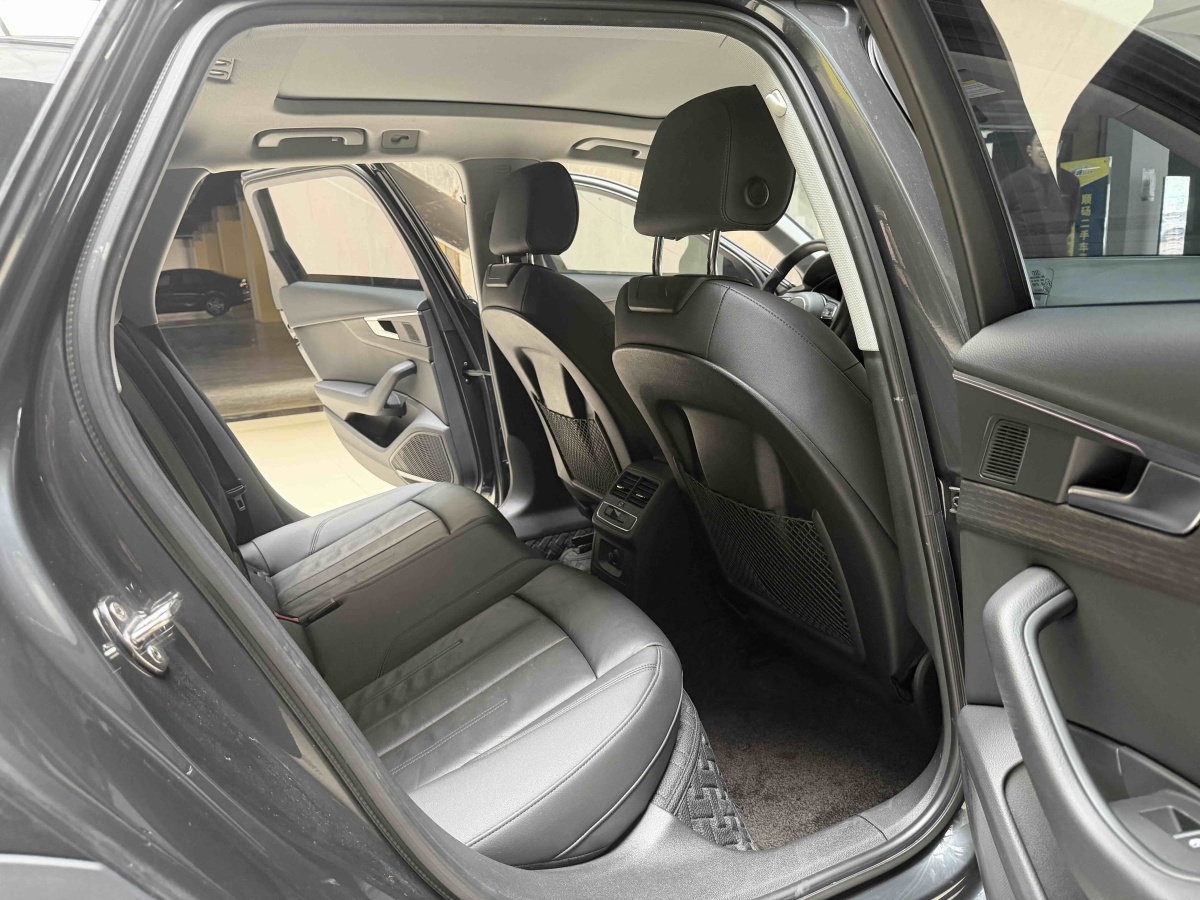 Audi A4 (Imported) 2023 صورة سيارة #7