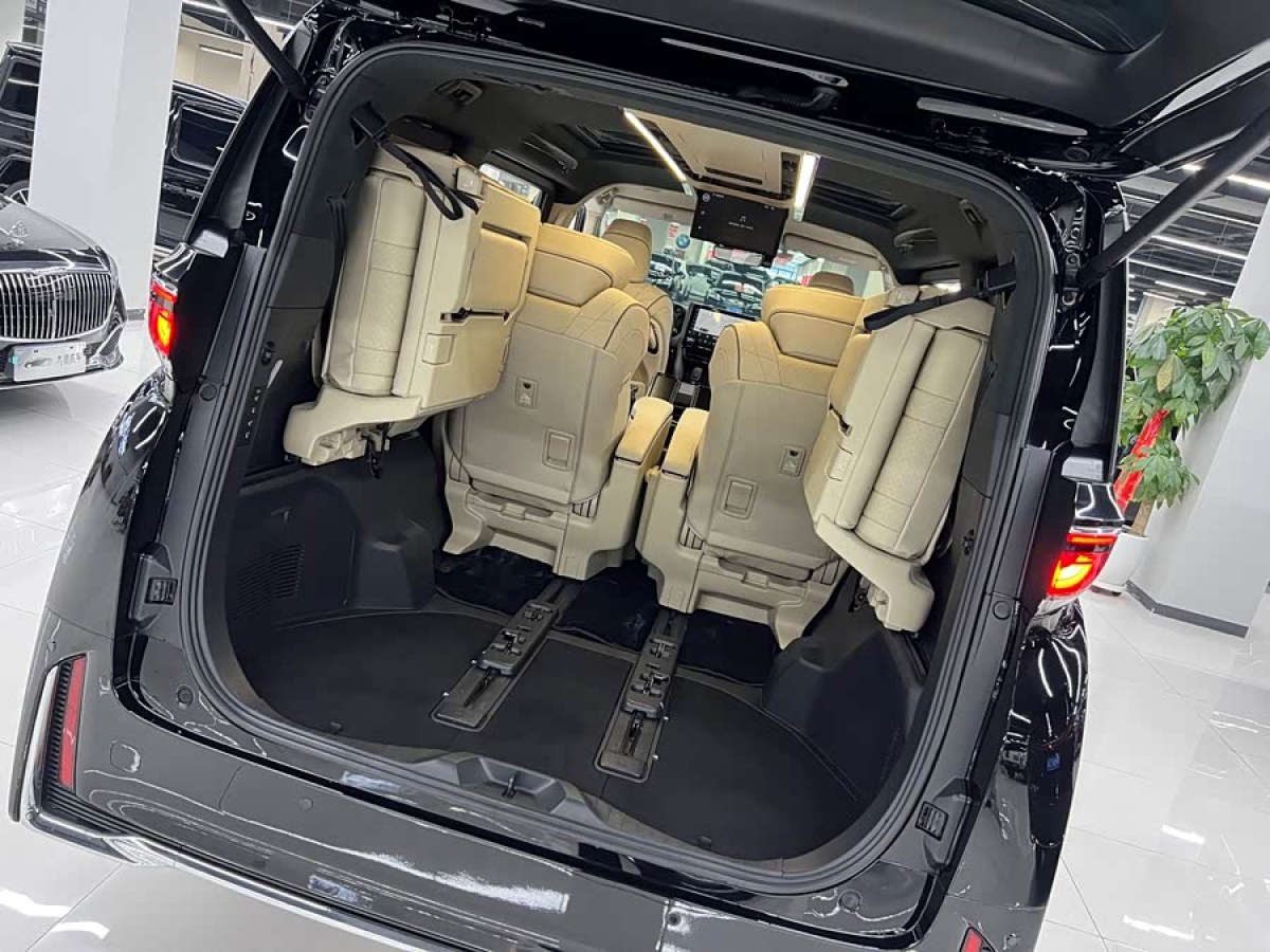 Toyota Vellfire 2023 immagine di auto #7