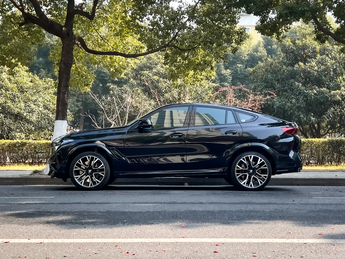 BMW X6 M 2023 car image #7