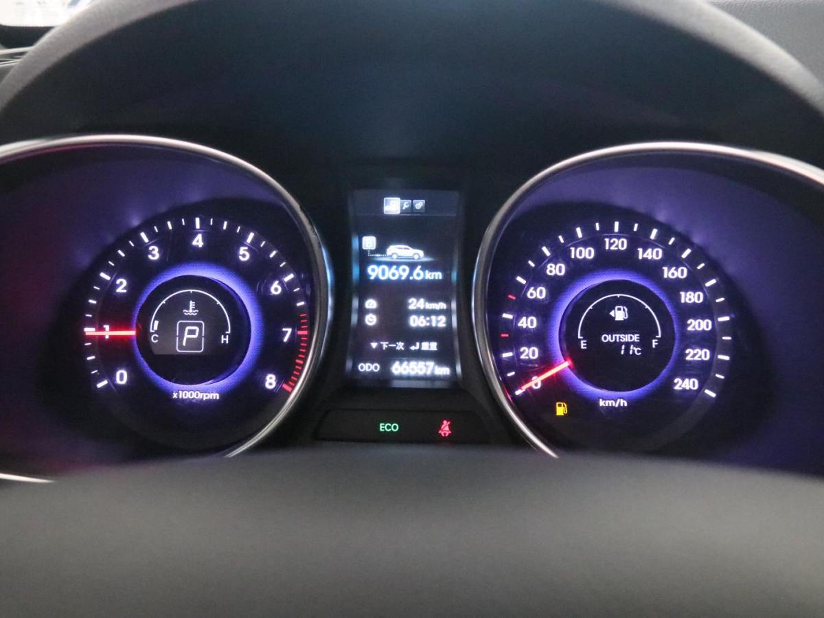 Hyundai Santa Fe 2015 car image #7