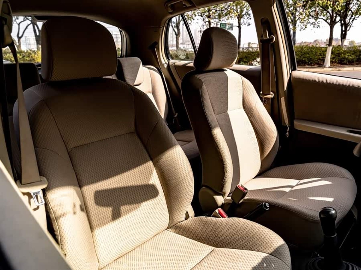 Toyota Yaris 2010 imagem de carro #7