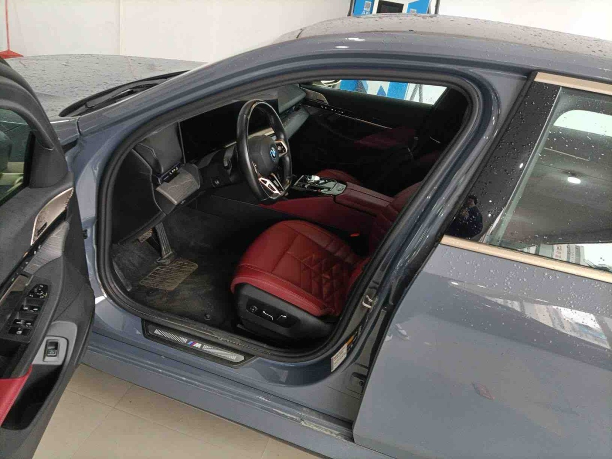 BMW i5 2024 car image #7