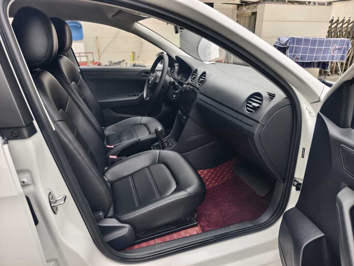 Volkswagen Jetta 2016 immagine di auto #7