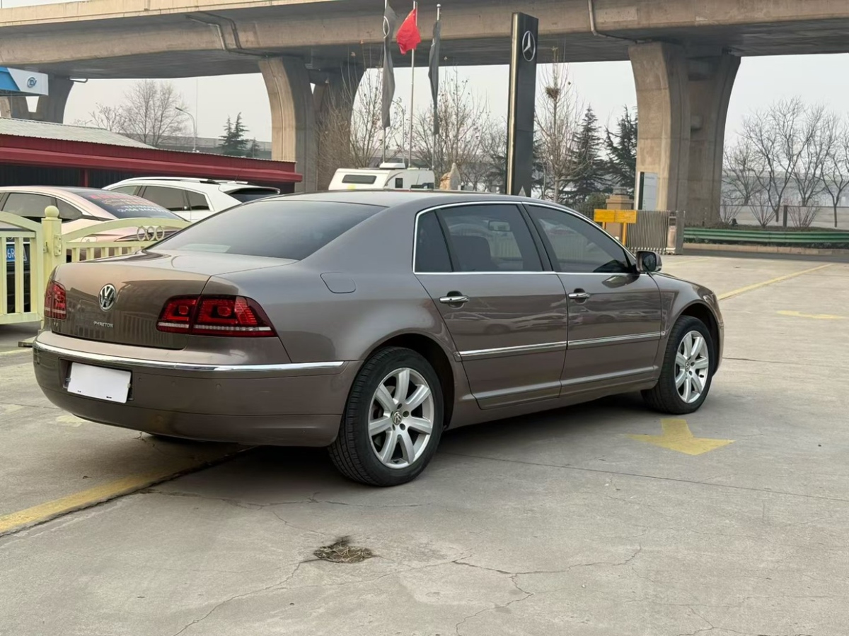 Volkswagen Pheaton 2013 immagine di auto #7