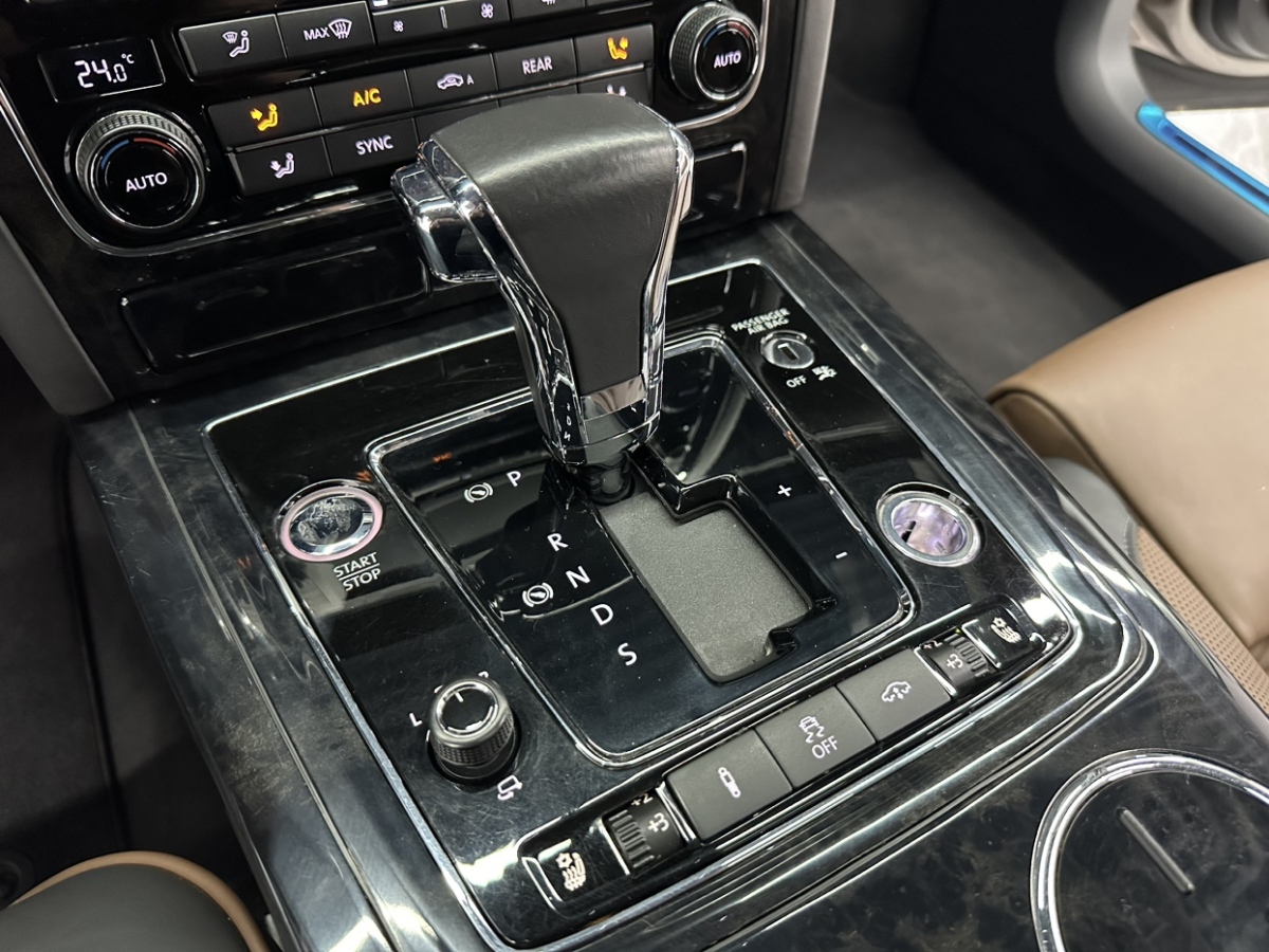 Volkswagen Pheaton 2017 immagine di auto #7