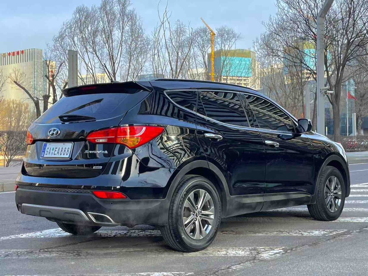 Hyundai Santa Fe 2013 car image #7