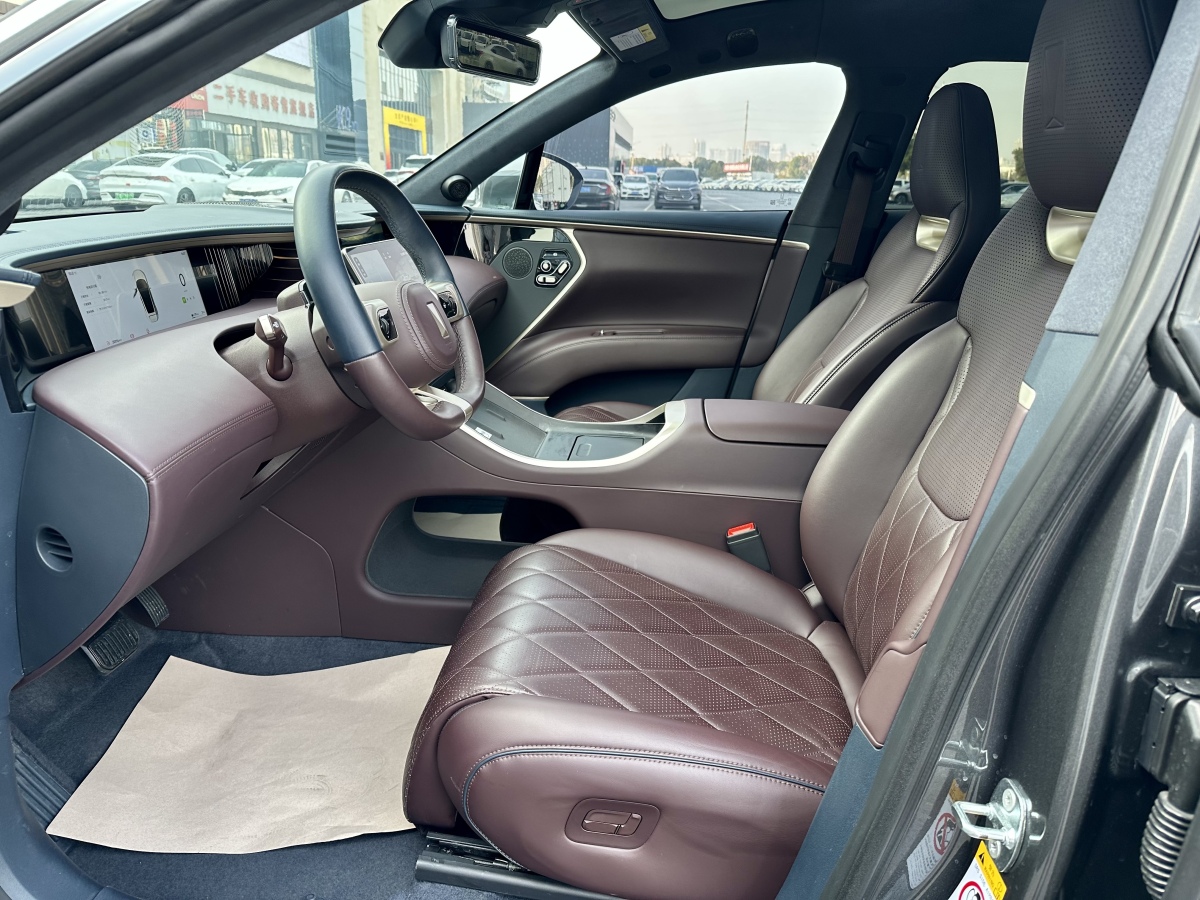 Avatr 11 2024 car image #7