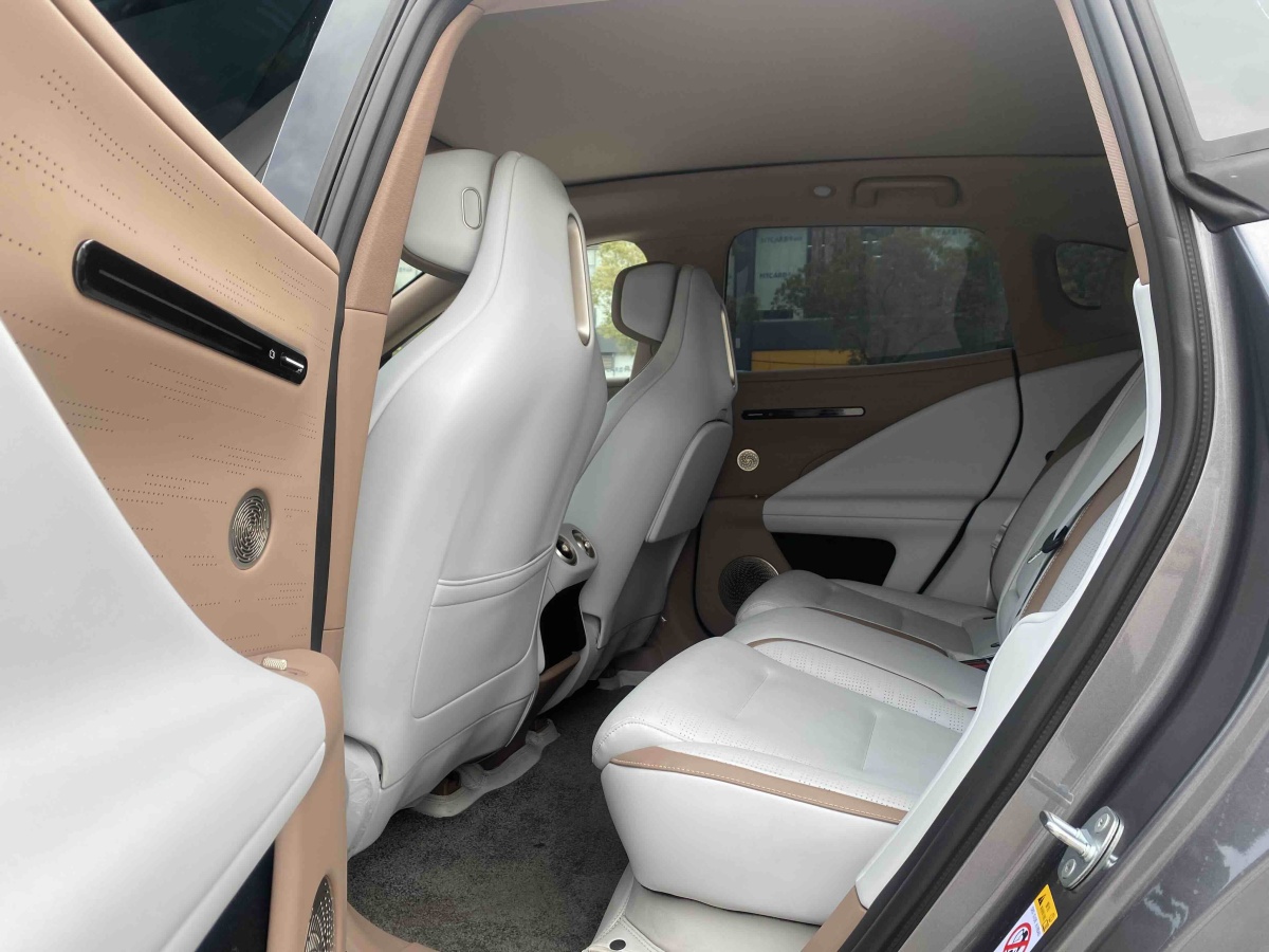 Avatr 07 2025 car image #7